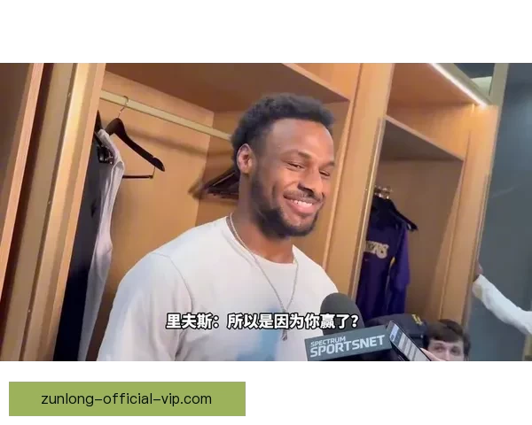 布朗尼回忆与父亲单挑比赛：赢得比赛后他不小心打碎了篮板